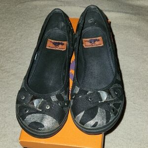 Rocket Dog Black Ballet Flats with Silver Accents